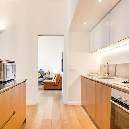 Spacious Near Duomo Apartment Milan